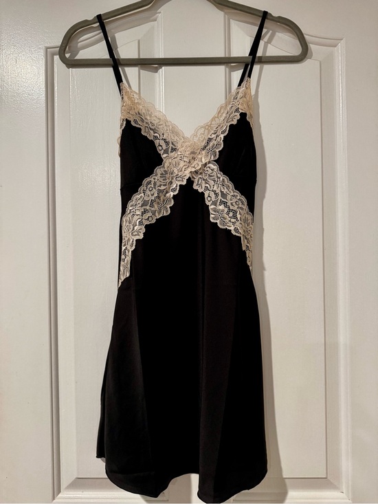 The Unbranded Brand Dresses & Skirts - Black & Cream Lace Trim Slip Dress